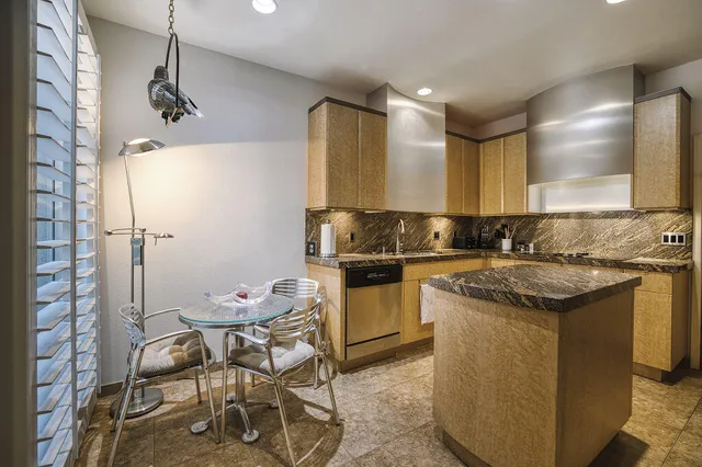 $3,200 | 17 Lakeshore Drive, Rancho Mirage, CA 92270