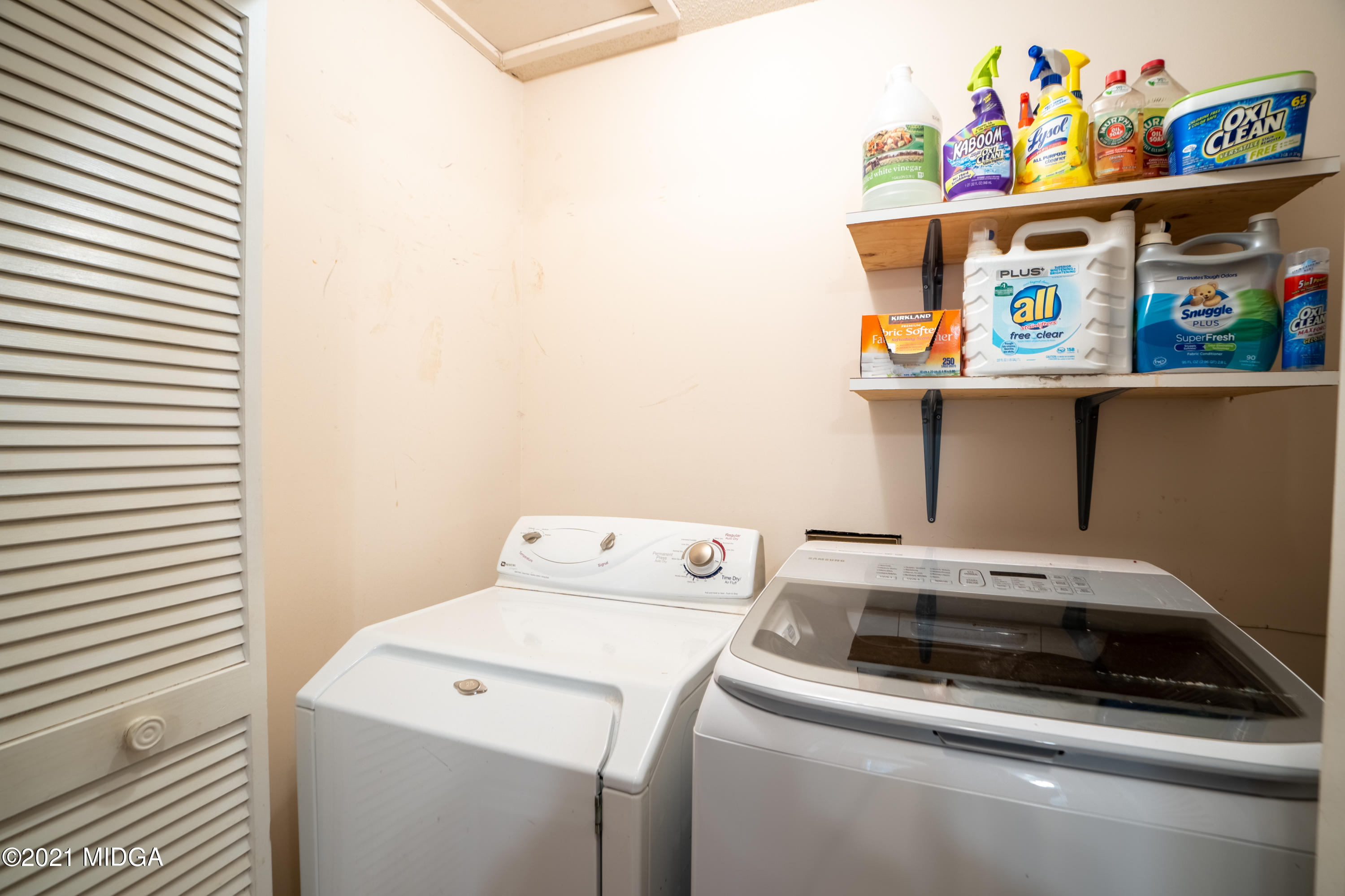 208 Camelot Road Gray, GA 31032 - Photo 30 of 41 a utility room with dryer and washer