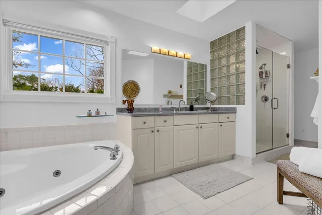 $1,250,000 | 31495 Sleepy Hollow Lane, Beverly Hills, MI 48025