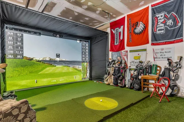 $1,250,000 | 31495 Sleepy Hollow Lane, Beverly Hills, MI 48025