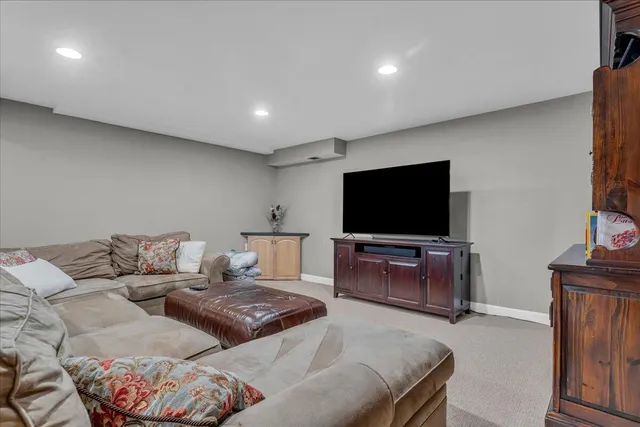 $1,250,000 | 31495 Sleepy Hollow Lane, Beverly Hills, MI 48025