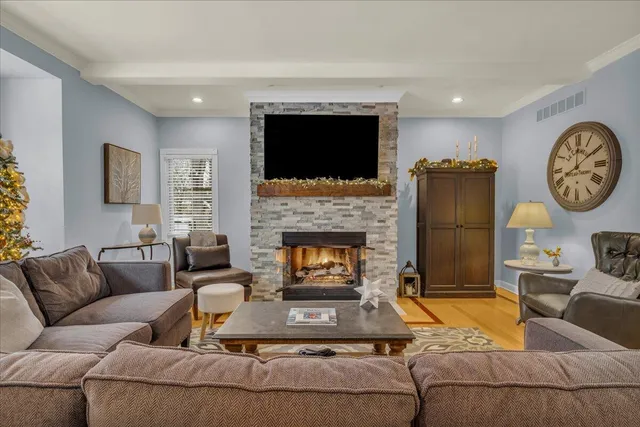 $1,250,000 | 31495 Sleepy Hollow Lane, Beverly Hills, MI 48025