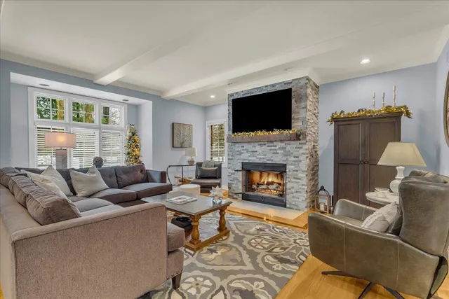 $1,250,000 | 31495 Sleepy Hollow Lane, Beverly Hills, MI 48025