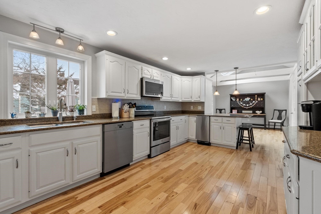 90 Tuttle Road Sterling, MA 01564 - Photo 9 of 42