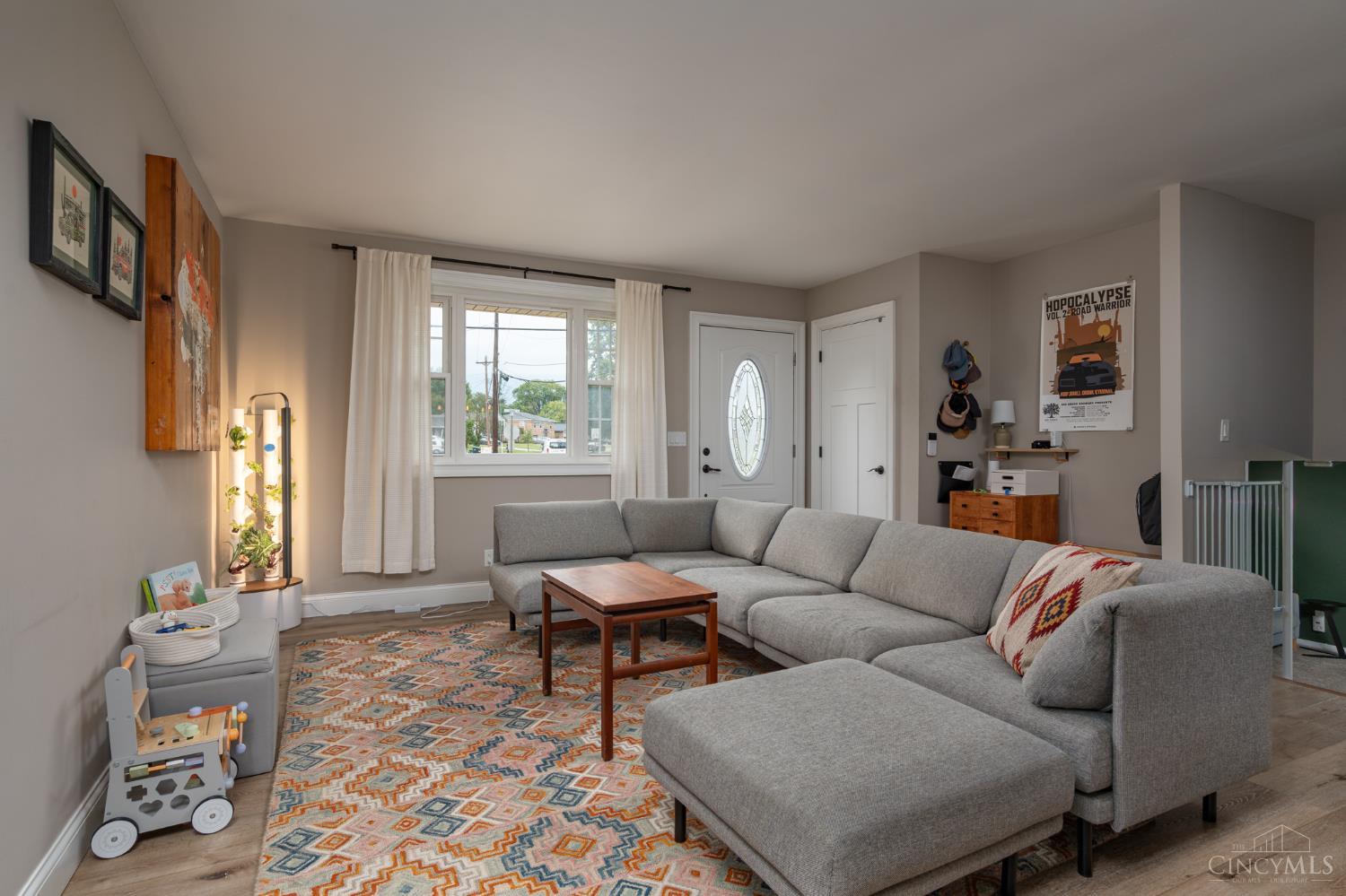 8965 Zoellner Road Cincinnati, OH 45251 - Photo 5 of 39 Gallery Image 5