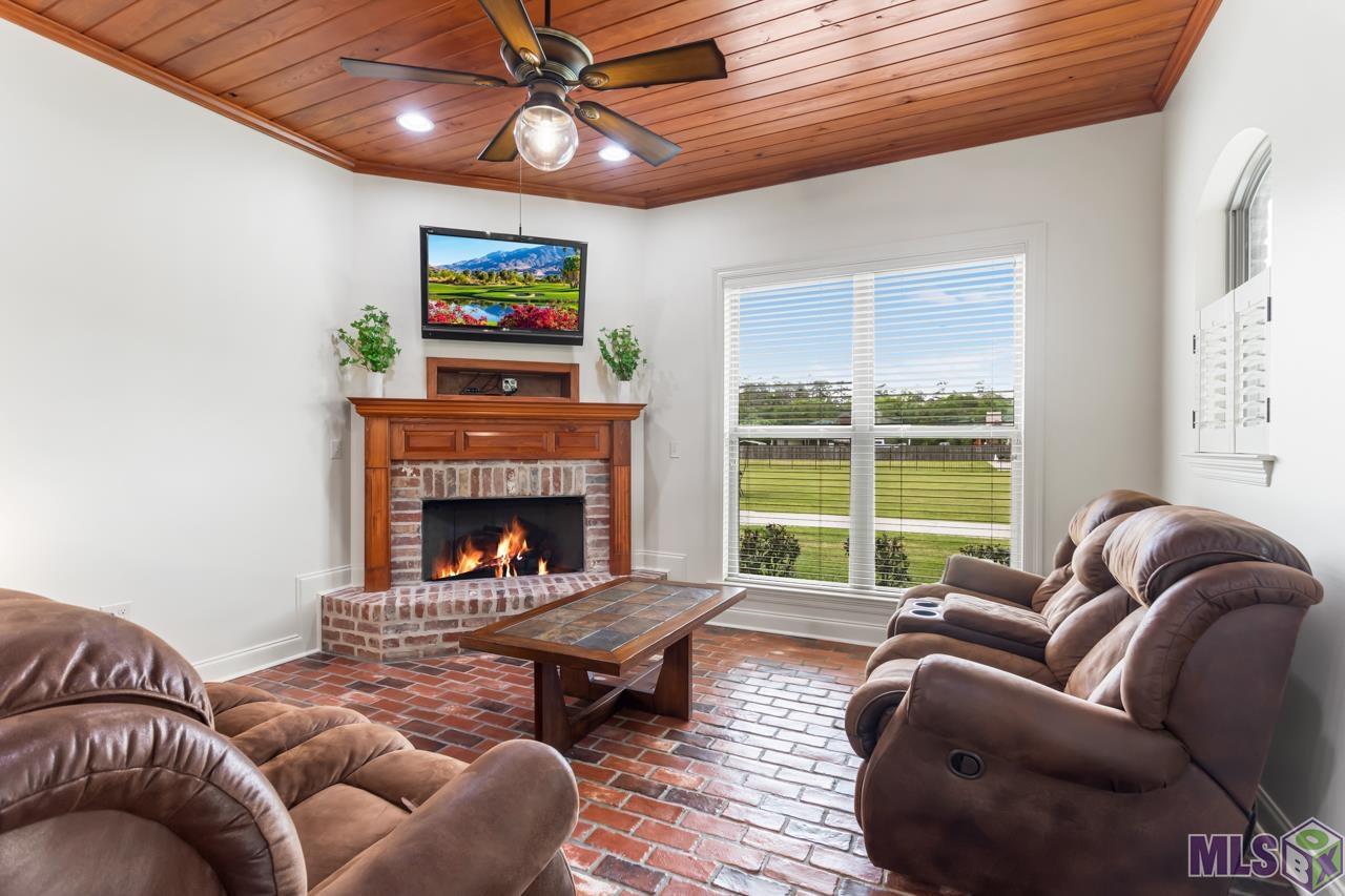 34925 Perkins Road Denham Springs, LA 70706 - Photo 17 of 60