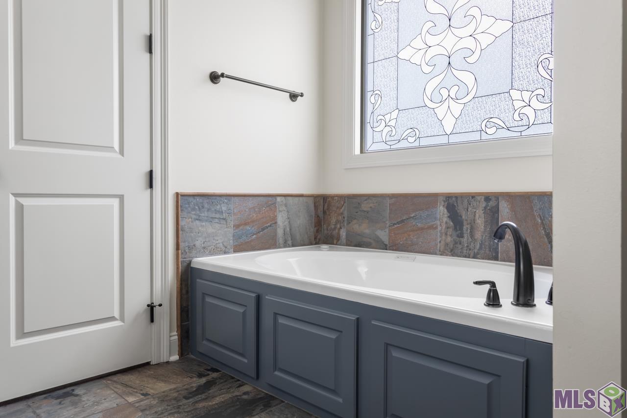 34925 Perkins Road Denham Springs, LA 70706 - Photo 25 of 60