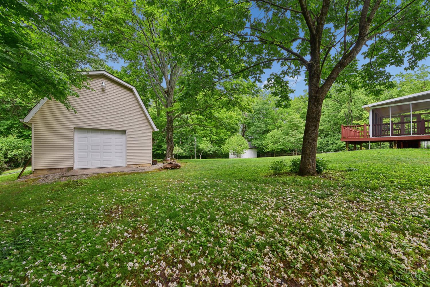 1109 Asbury Road Cincinnati, OH 45255 - Photo 4 of 69