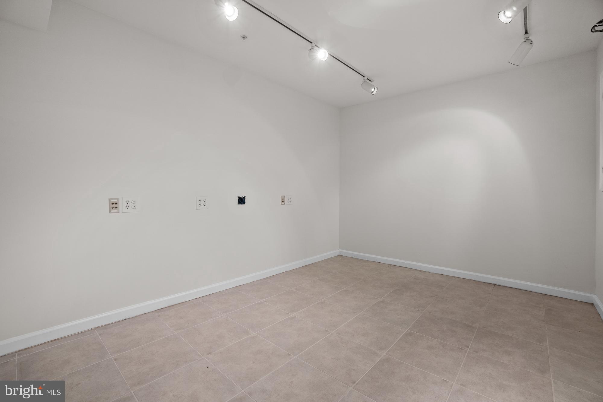 9830 Farm Pond Road Laurel, MD 20708 - Photo 19 of 56