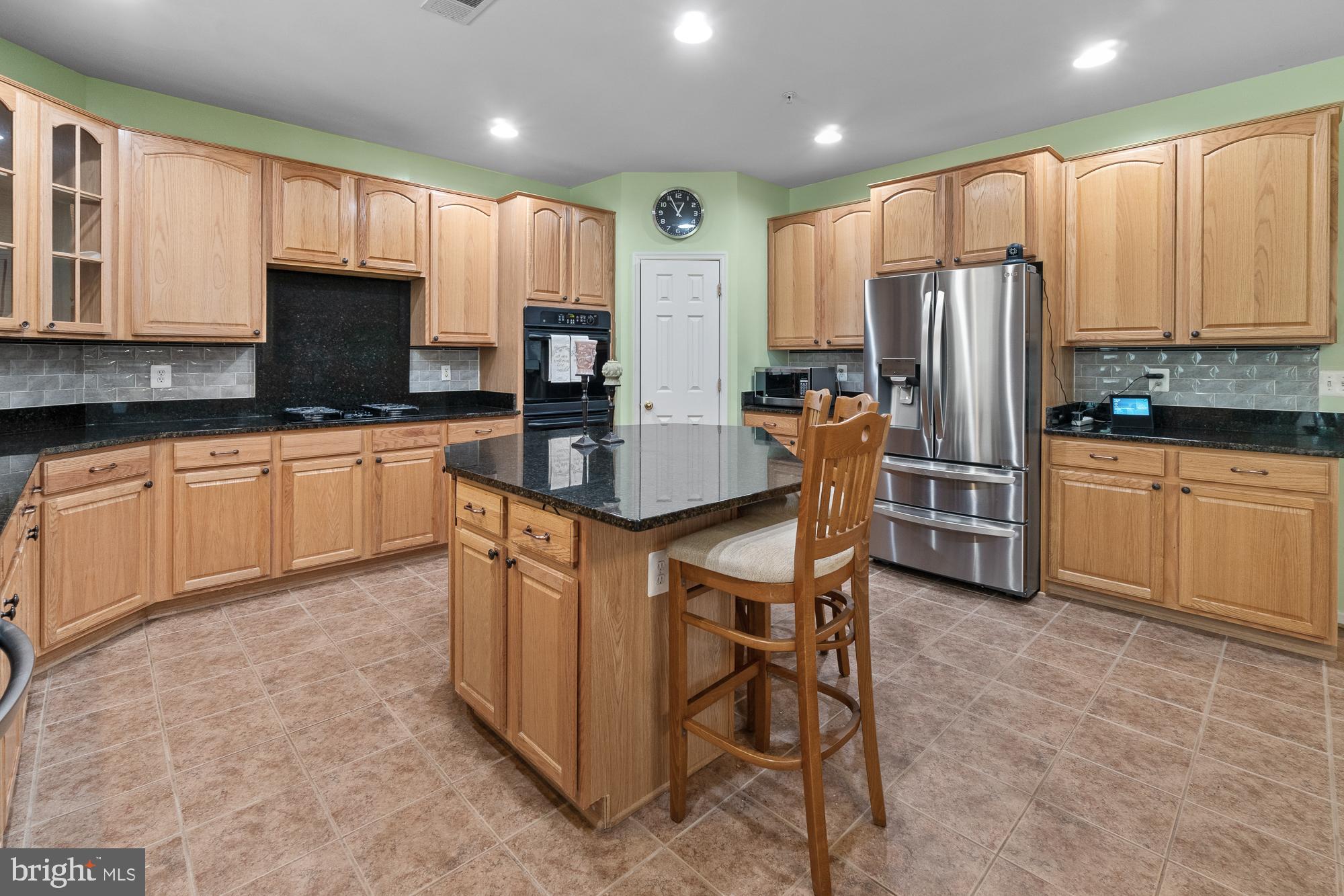 9830 Farm Pond Road Laurel, MD 20708 - Photo 4 of 56