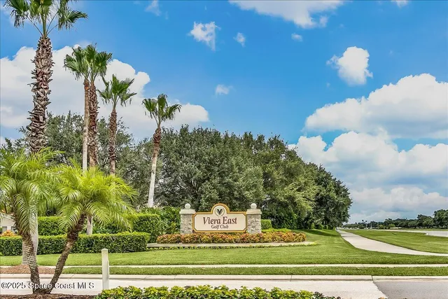 a view of an outdoor space