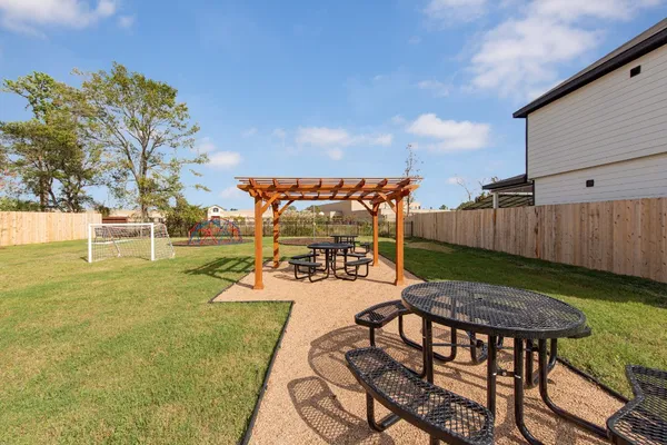$344,990 | 15670 Coneflower Hls Drive, Houston, TX 77090