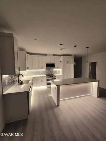 $429,950 | 10401 Loop Boulevard North, California City, CA 93505