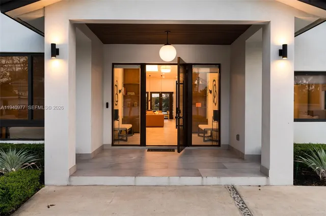 $30,000 | 2560 Northeast 199th Street, Miami, FL 33180