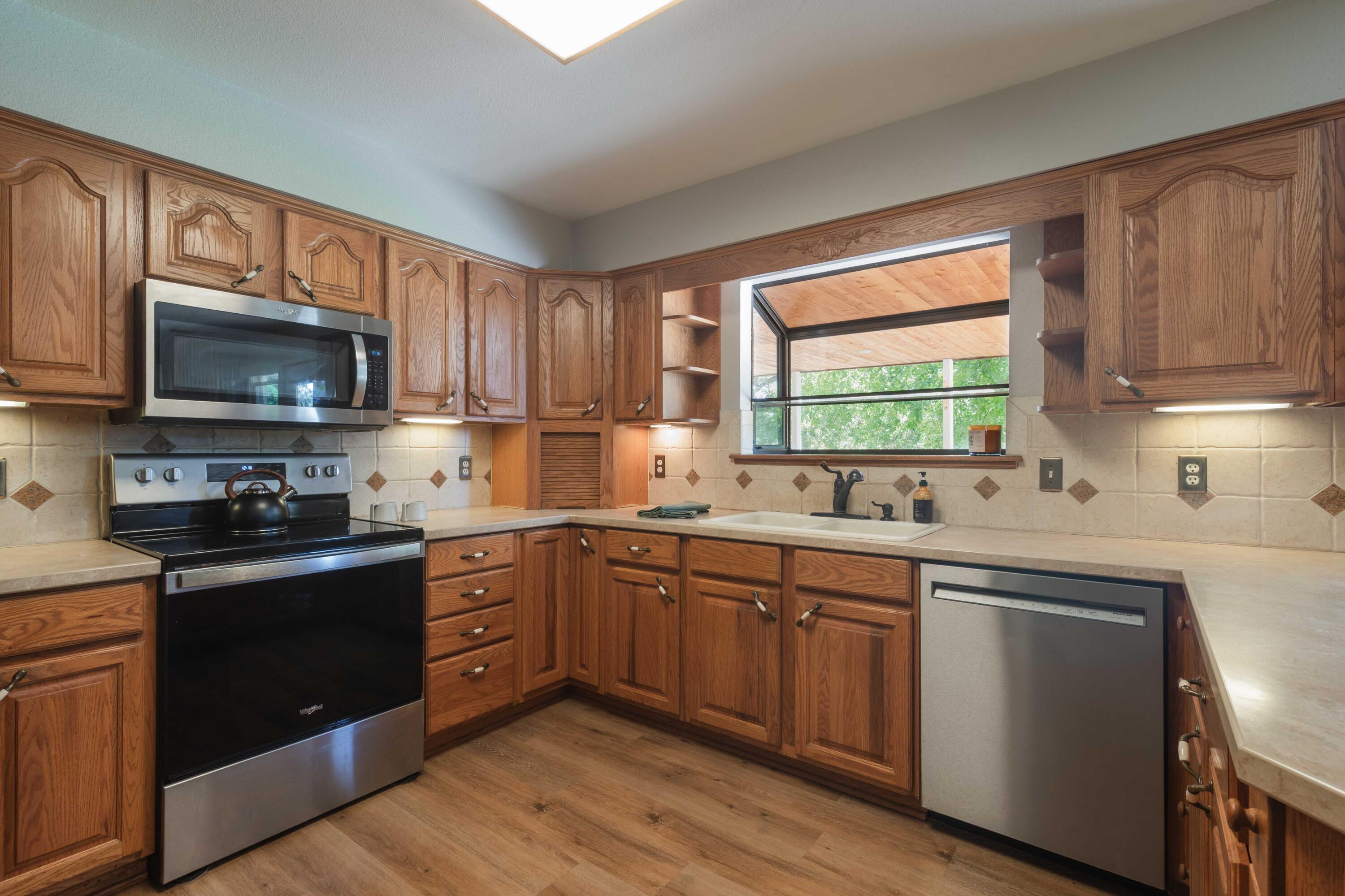 7075 Deschutes Road Anderson, CA 96007 - Photo 14 of 78 A45I5468-Edit