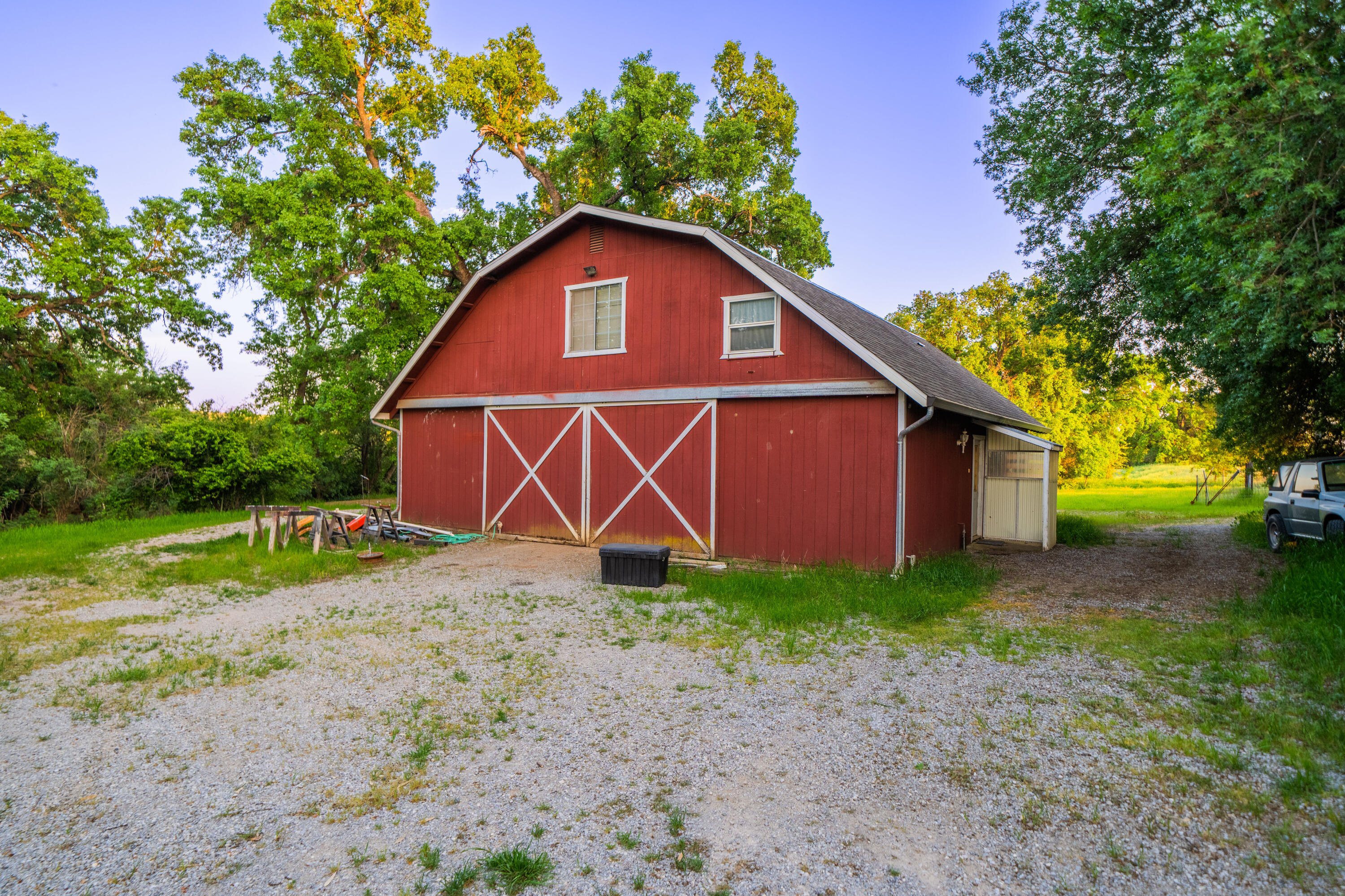 7075 Deschutes Road Anderson, CA 96007 - Photo 6 of 78 BARN/LIVING SPACE