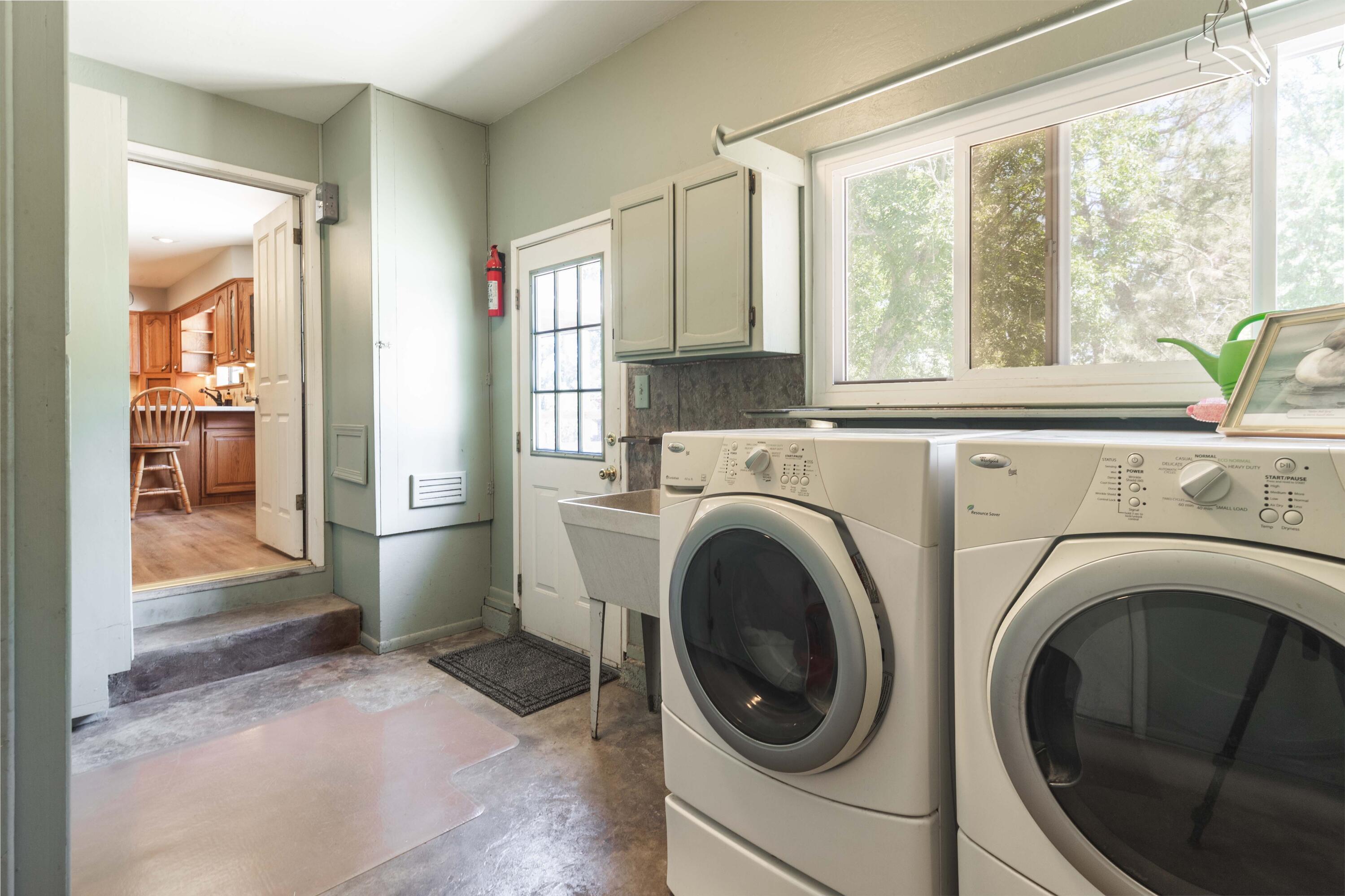 7075 Deschutes Road Anderson, CA 96007 - Photo 76 of 78 LAUNDRY ROOM/MUD ROOM