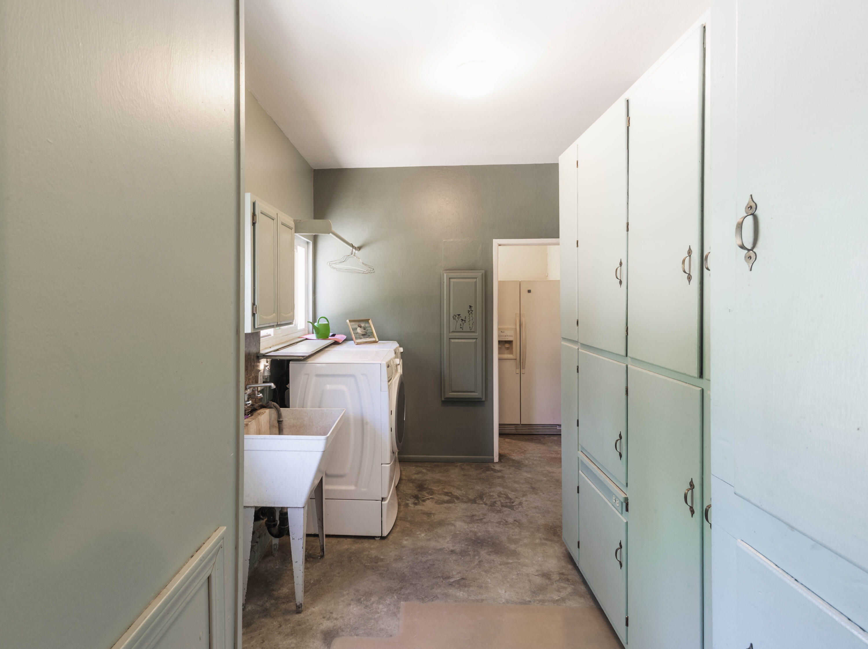 7075 Deschutes Road Anderson, CA 96007 - Photo 77 of 78 MUD ROOM