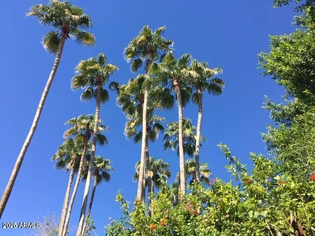 a sign that is on the wall