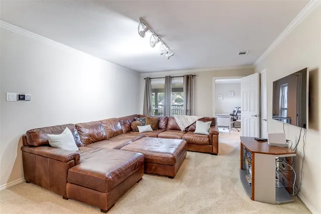 $1,325,000 | 7040 Oakbluff Drive, Dallas, TX 75254