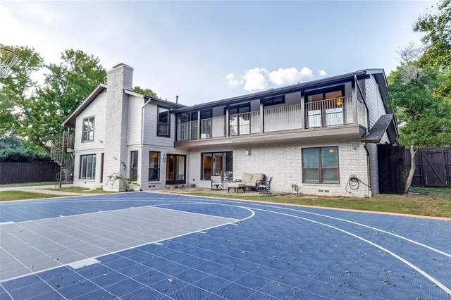 $1,325,000 | 7040 Oakbluff Drive, Dallas, TX 75254