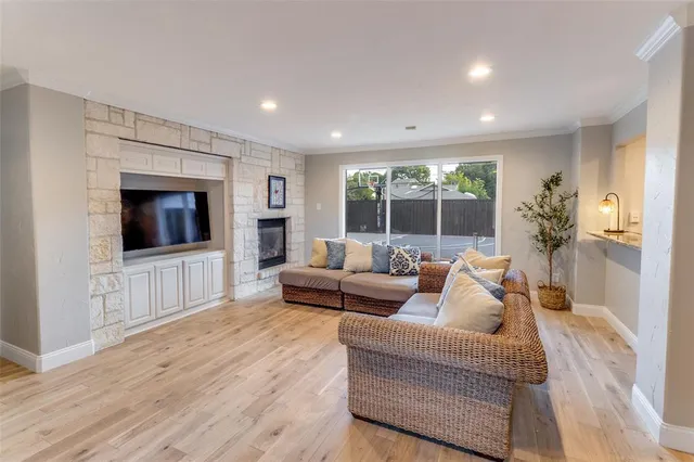 $1,325,000 | 7040 Oakbluff Drive, Dallas, TX 75254