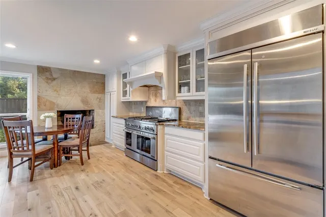 $1,325,000 | 7040 Oakbluff Drive, Dallas, TX 75254