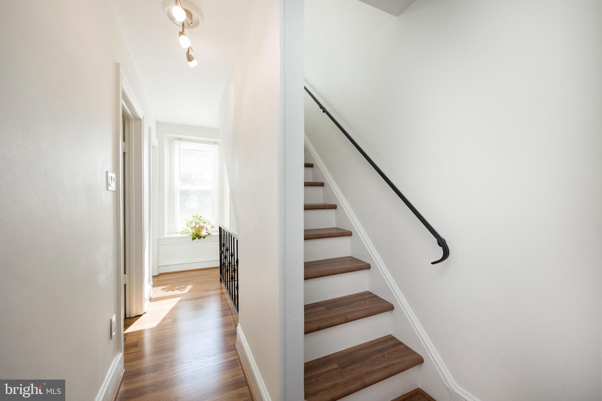 463 Delmar Street Philadelphia, PA 19128 - Photo 21 of 46 Second floor hallway