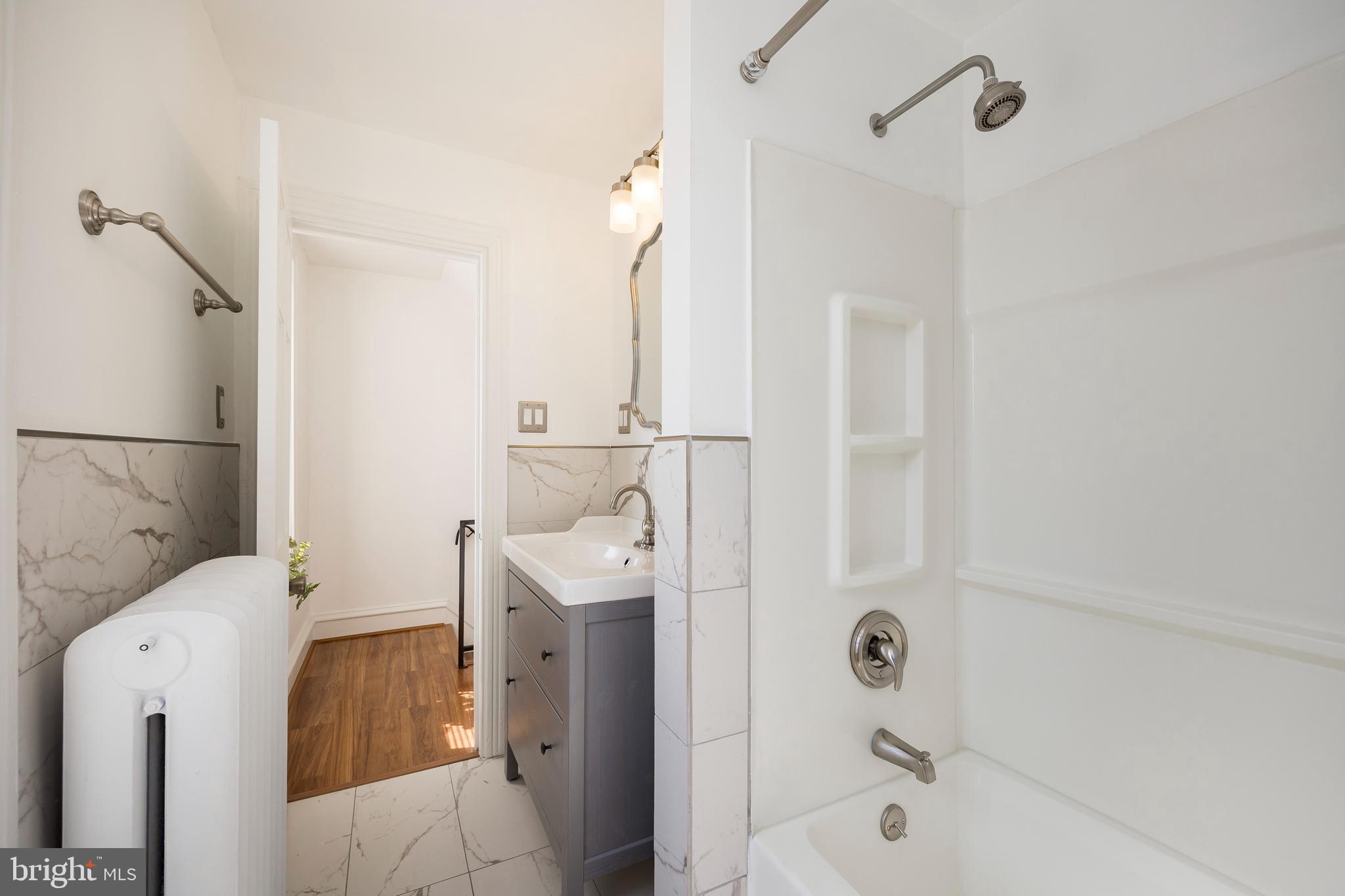 463 Delmar Street Philadelphia, PA 19128 - Photo 23 of 46 Second floor full bathroom