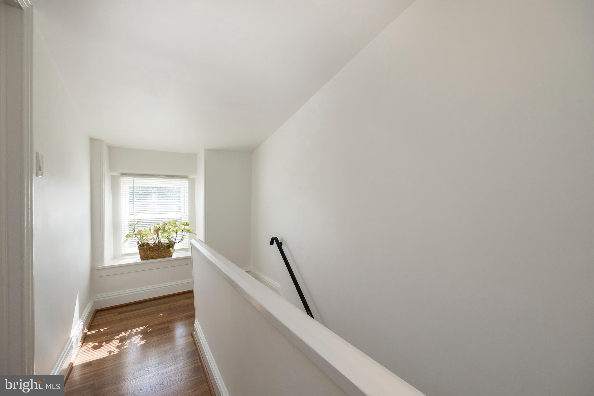 463 Delmar Street Philadelphia, PA 19128 - Photo 28 of 46 Third floor hallway