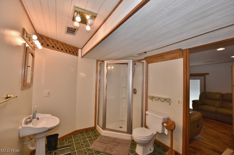 1121 Fiesta Road Southwest Dellroy, OH 44620 - Photo 24 of 38