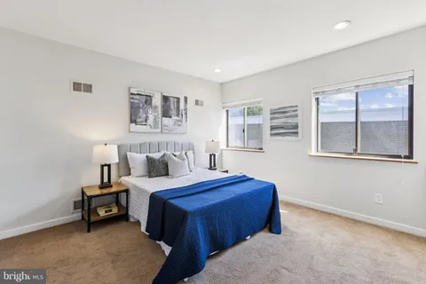 $962,500 | 406 15th Street Southeast, Washington, DC 20003