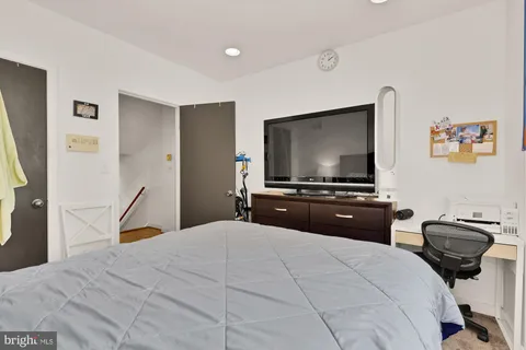 $962,500 | 406 15th Street Southeast, Washington, DC 20003