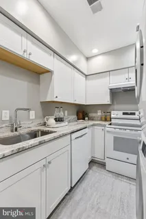 $962,500 | 406 15th Street Southeast, Washington, DC 20003