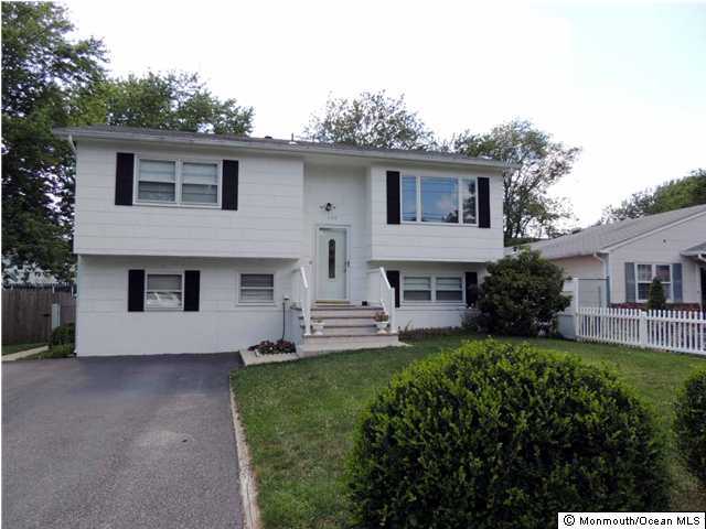 790 Maplecrest Road Toms River, NJ 08753 - Photo 1 of 3 Primary Photo