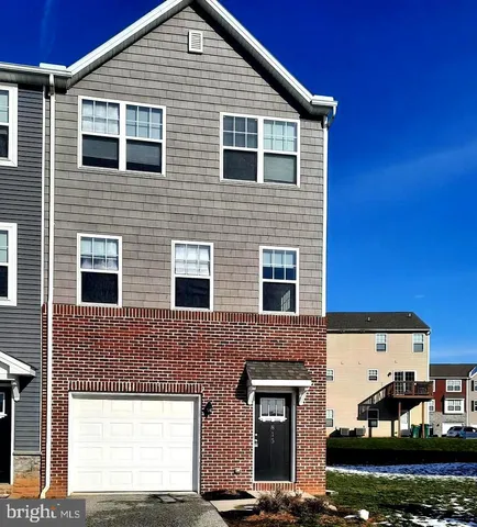 $1,995 | 815 Schooner Lane, Mechanicsburg, PA 17050