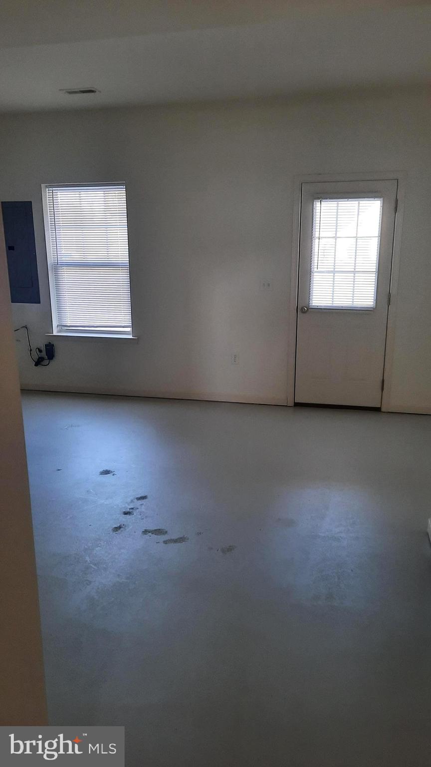 815 Schooner Lane Mechanicsburg, PA 17050 - Photo 15 of 15 a view of a livingroom with window