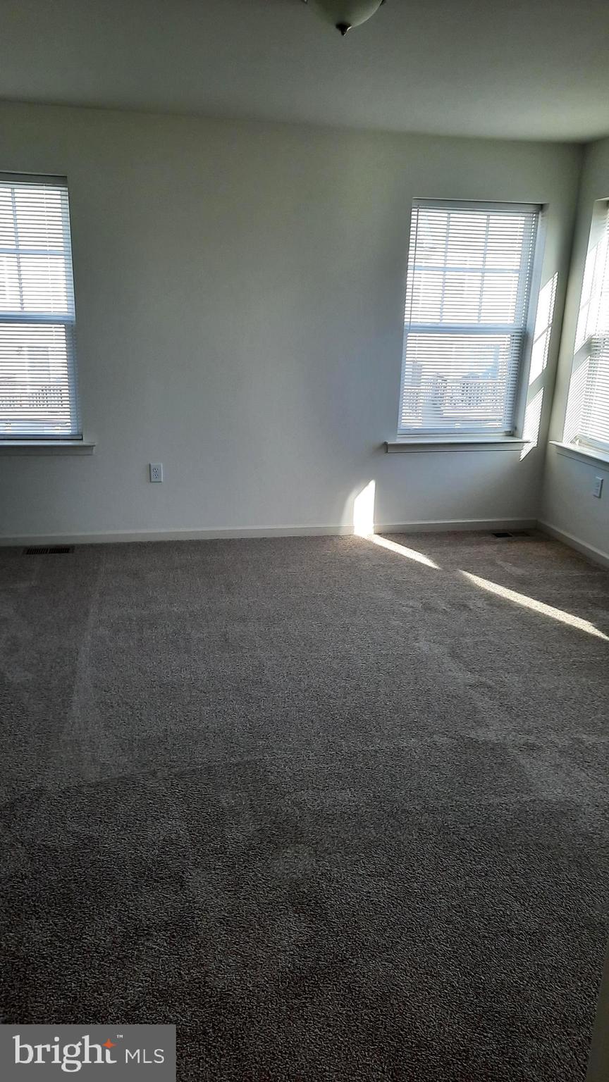 815 Schooner Lane Mechanicsburg, PA 17050 - Photo 8 of 15 an empty room with a window