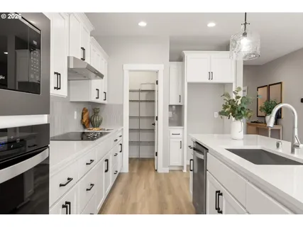 $694,900 | 135 Southeast Airedale Avenue, La Center, WA 98629