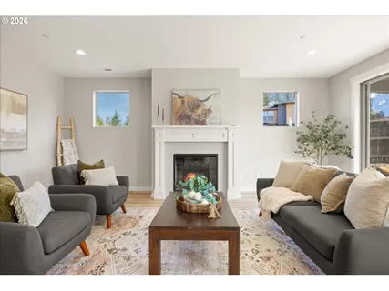 $694,900 | 135 Southeast Airedale Avenue, La Center, WA 98629