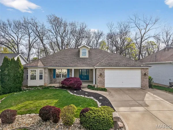 $450,000 | 1421 Schoal Creek Drive, St. Peters, MO 63376