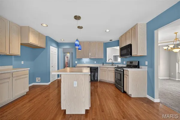 $450,000 | 1421 Schoal Creek Drive, St. Peters, MO 63376
