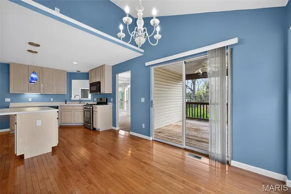 $450,000 | 1421 Schoal Creek Drive, St. Peters, MO 63376
