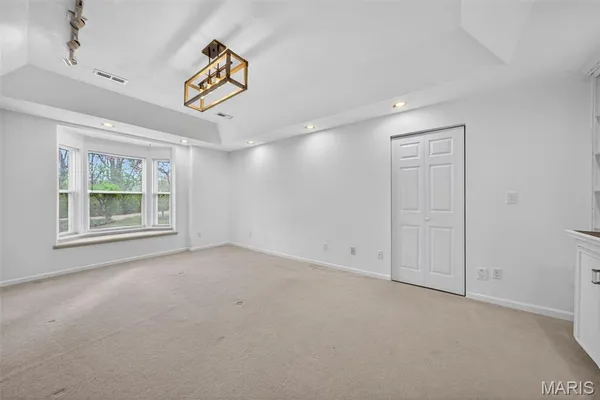 $450,000 | 1421 Schoal Creek Drive, St. Peters, MO 63376