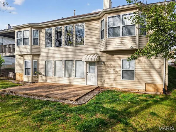 $450,000 | 1421 Schoal Creek Drive, St. Peters, MO 63376