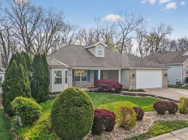 $450,000 | 1421 Schoal Creek Drive, St. Peters, MO 63376