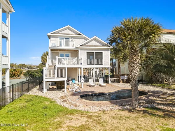 $1,100,000 | 172 Sailfish Street, Holden Beach, NC 28462