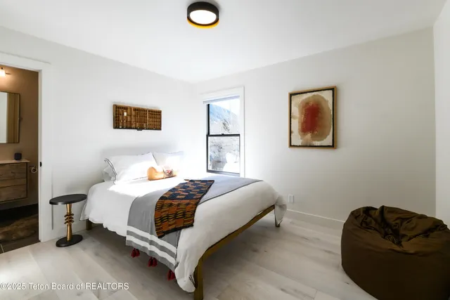 $4,995,000 | 680 East Hansen Avenue, Jackson, WY 83001