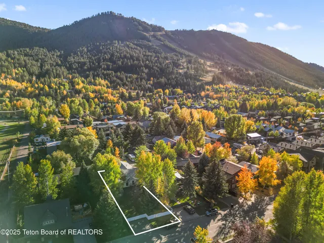 $4,995,000 | 680 East Hansen Avenue, Jackson, WY 83001