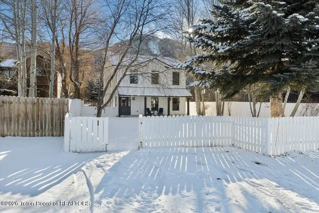 $4,995,000 | 680 East Hansen Avenue, Jackson, WY 83001